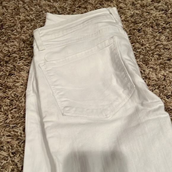 🔥🔥FIRE SALE🔥🔥 NYDJ white ankle jeans - Picture 7 of 9